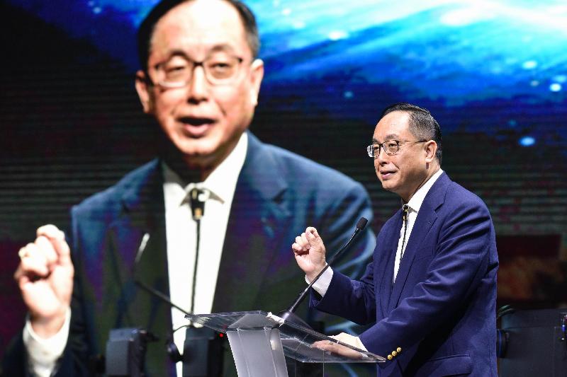 創新及科技局局長楊偉雄今日（七月十六日）出席2019數碼娛樂領袖論壇開幕禮，並同時為數碼港全新電競場地揭幕。